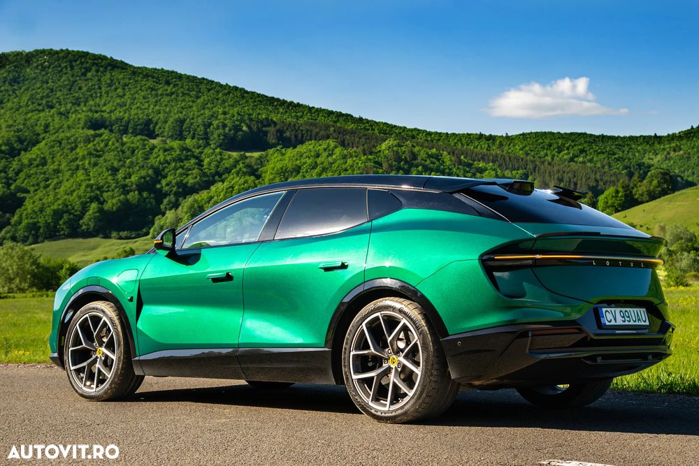 Lotus Eletre - 14