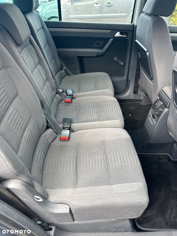 Volkswagen Touran 1.9 TDI DPF Conceptline - 18