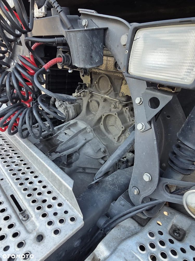 Mercedes-Benz ACTROS 2251 Giga Space - 16