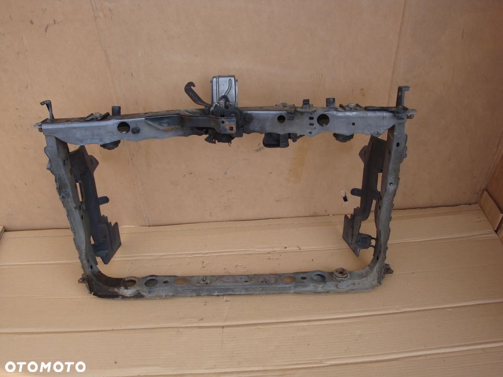 TOYOTA VERSO 09-18 pas przedni lakier 1G3 - 4