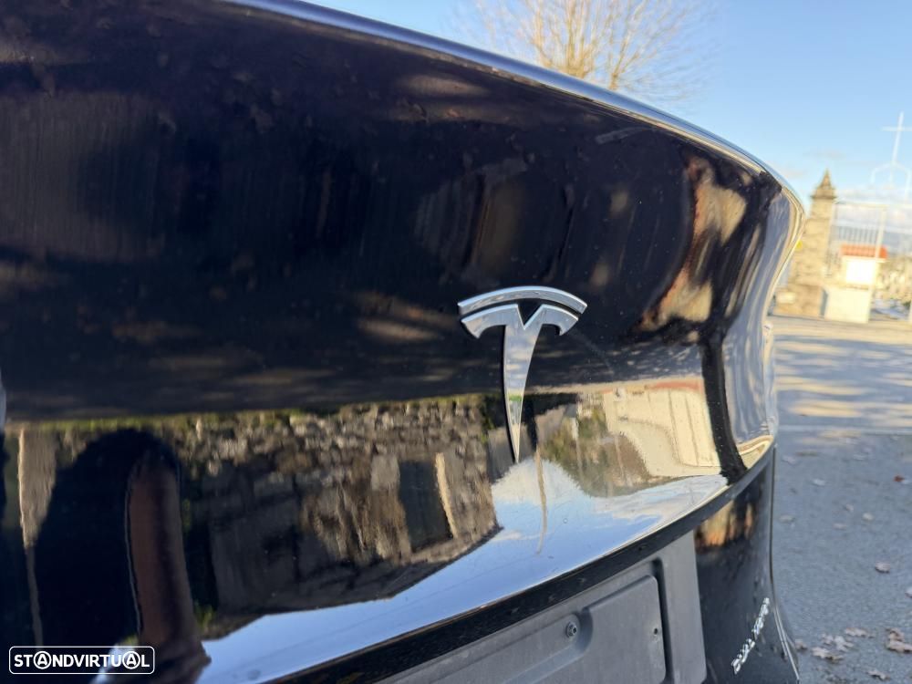 Tesla Model Y Long Range Dual Motor AWD - 15