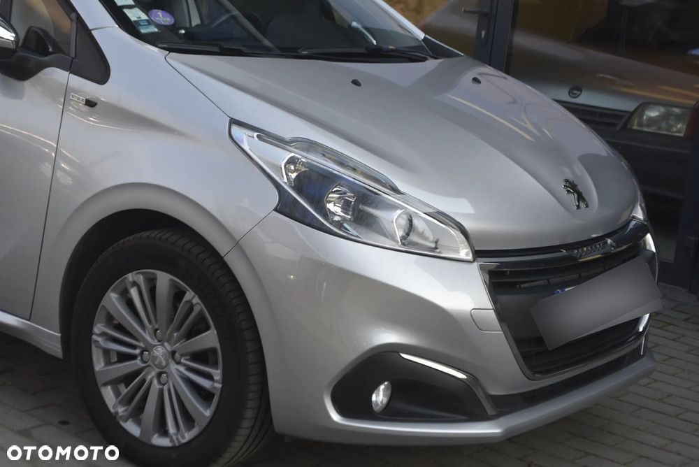 Peugeot 208 - 25