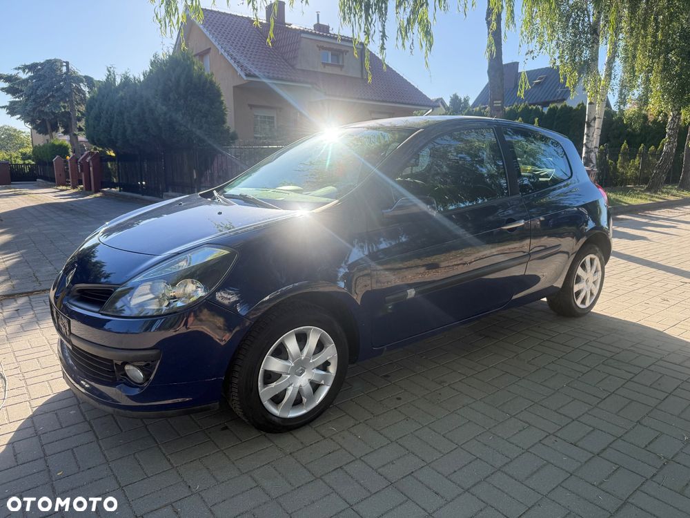 Renault Clio 1.6i 16V - 1
