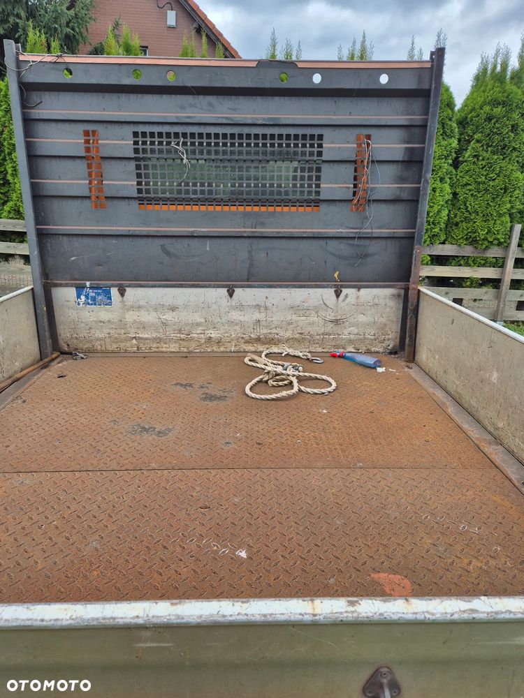 Mercedes-Benz Sprinter - 13