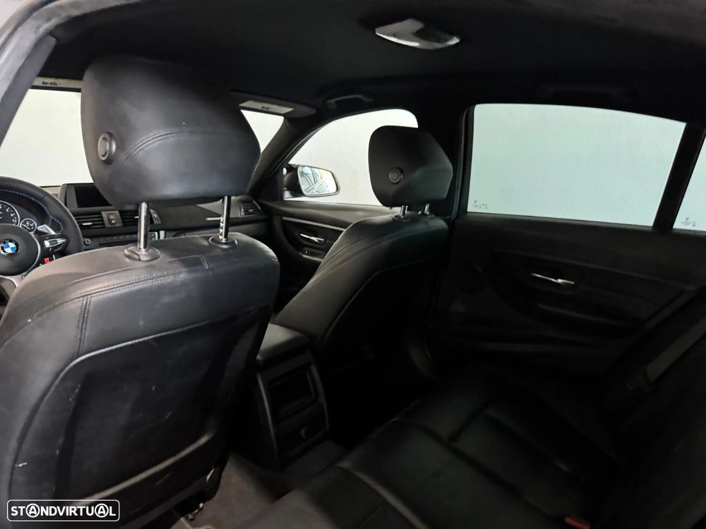 BMW 330 i Pack M Auto - 13