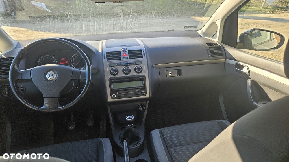 Volkswagen Touran - 8