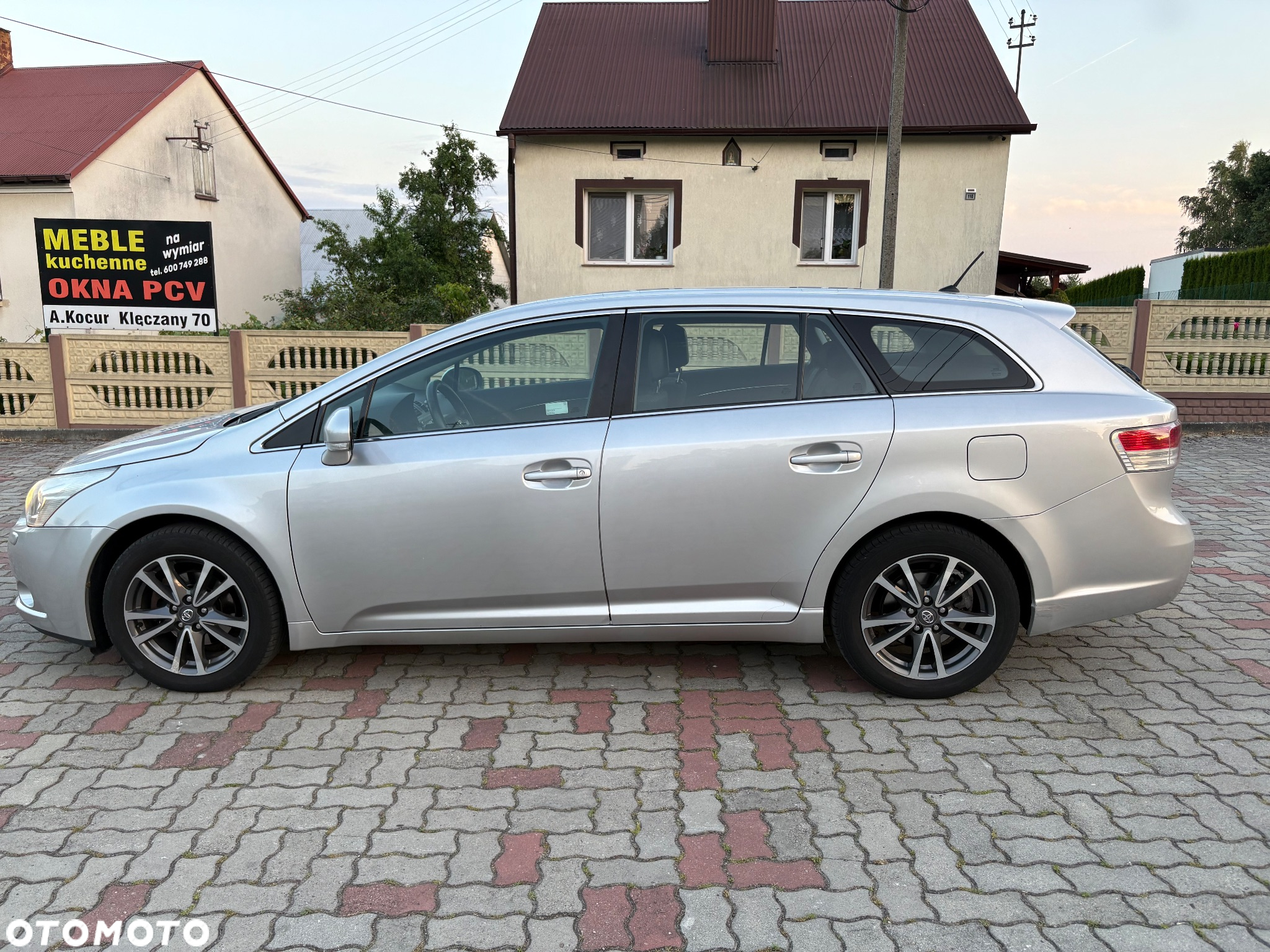 Toyota Avensis 2.0 D-4D Premium - 2