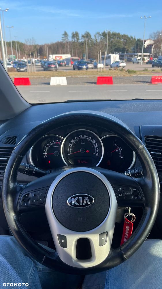 Kia Venga 1.6 Business Line - 9