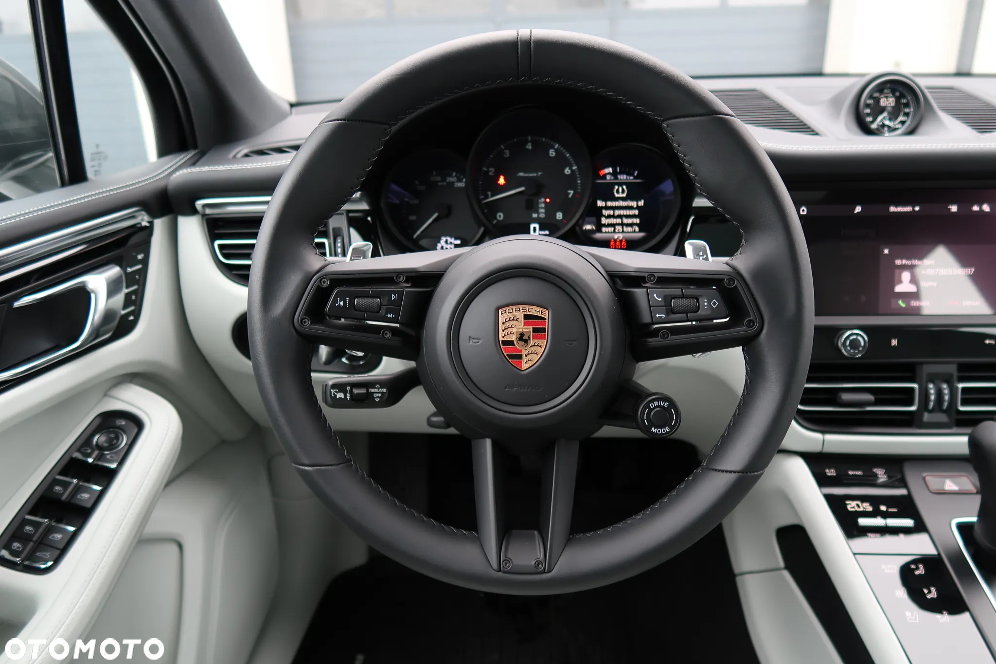 Porsche Macan T - 25