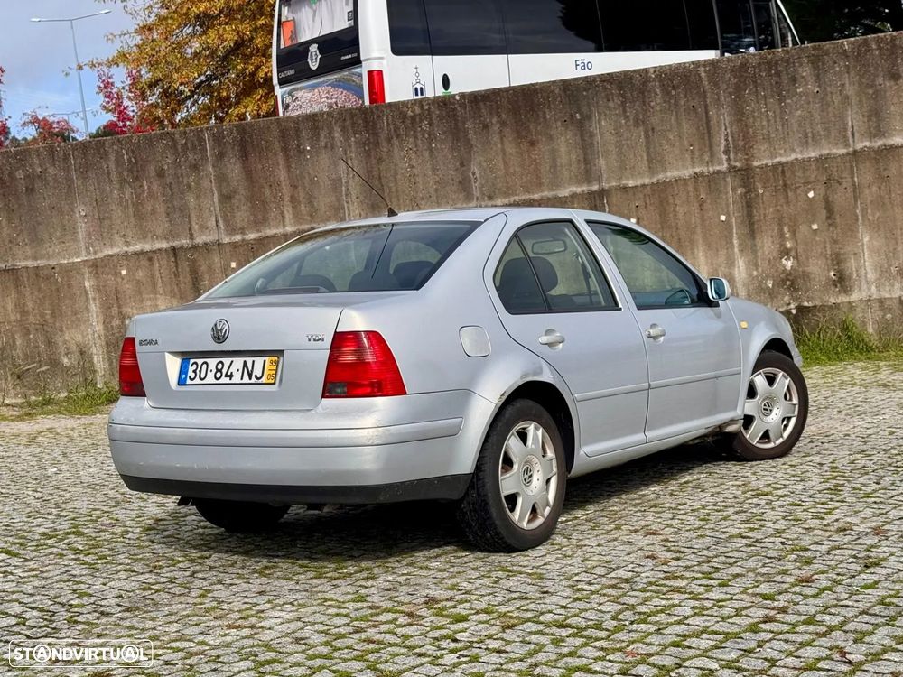 VW Bora 1.9 TDi Confortline - 2