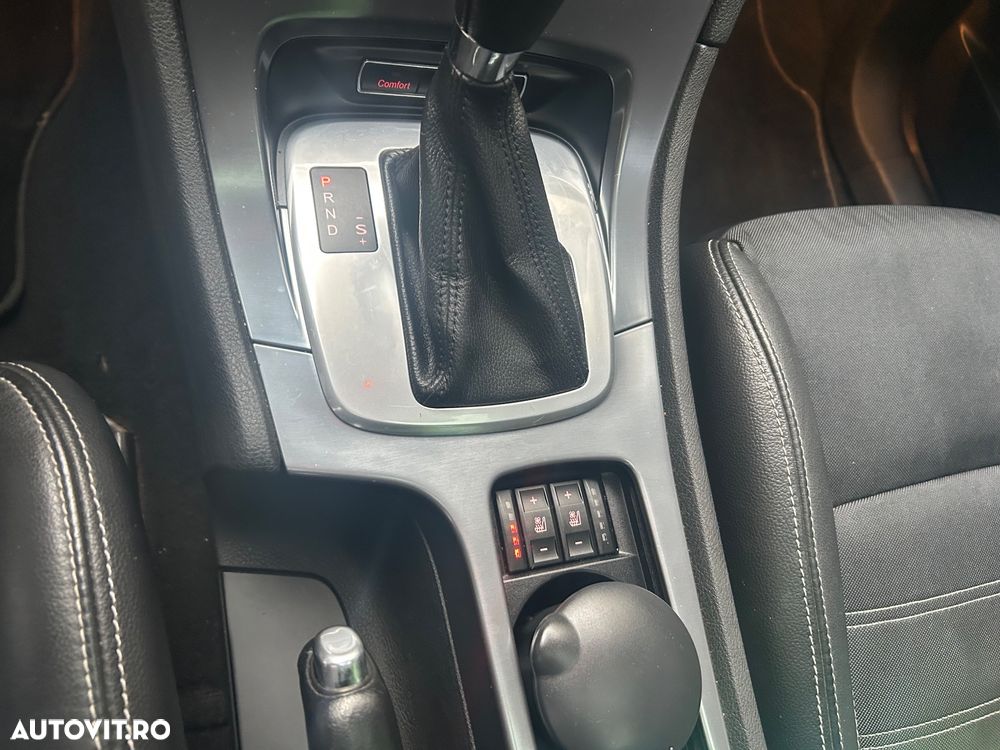 Ford Mondeo 2.0 EcoBoost Powershift Titanium - 12