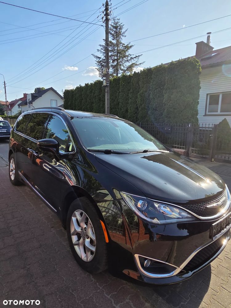 Chrysler Pacifica - 17