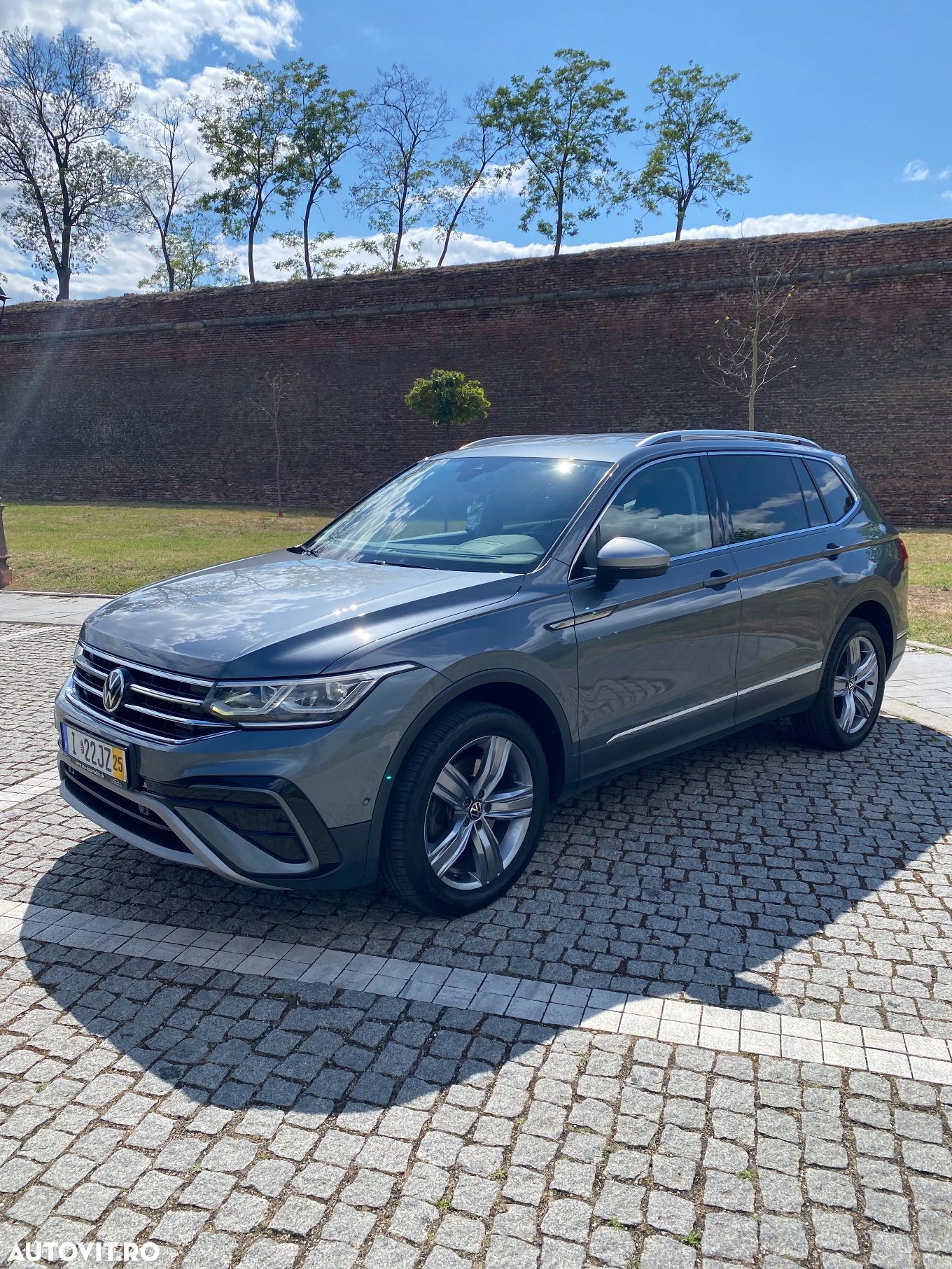 Volkswagen Tiguan Allspace 2.0 TDI 4Mot DSG Elegance - 1