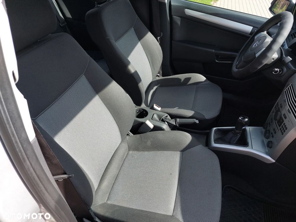 Opel Astra 1.6 Enjoy - 19