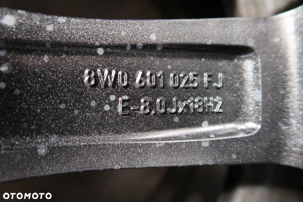 AD8 Felga Audi A6 A4 8w060105FJ 8x18et40 - 4
