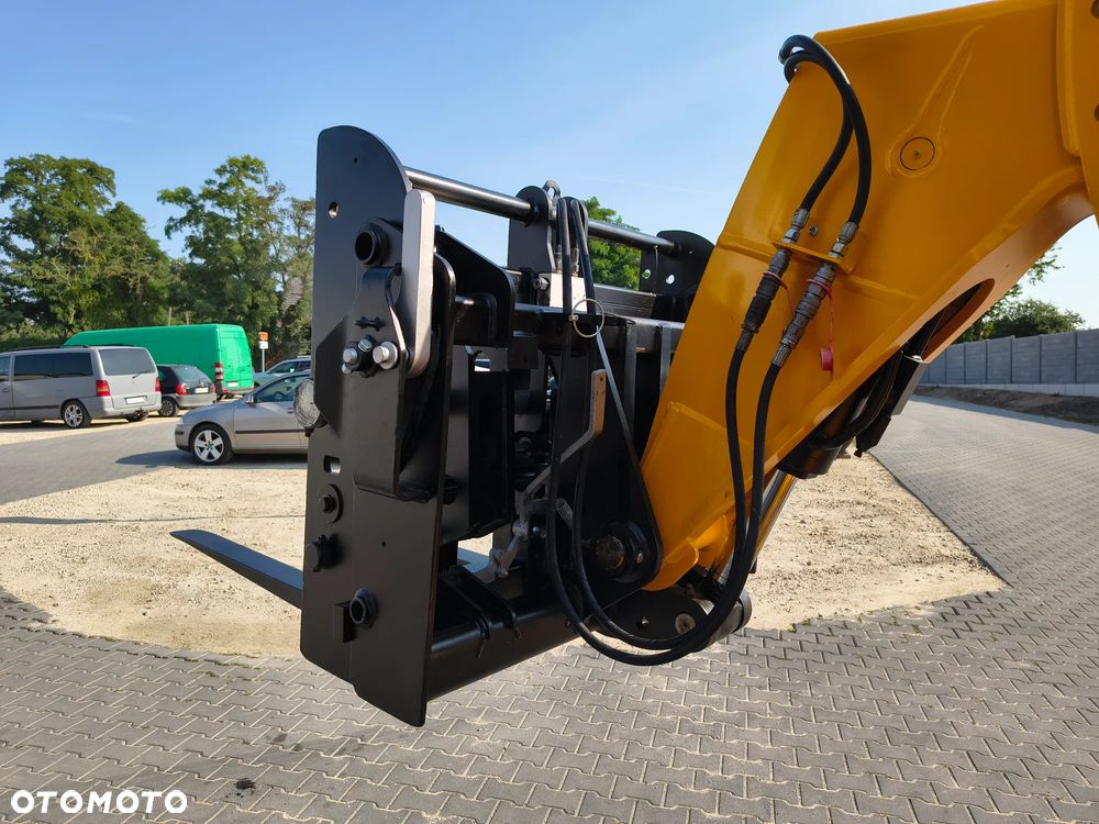 JCB 540-140 2023R klimatyzacja - 22