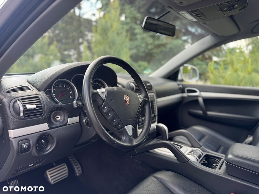 Porsche Cayenne - 5