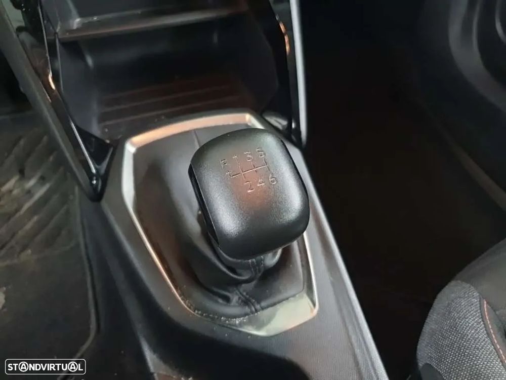 Peugeot 2008 PureTech 100 Active - 6