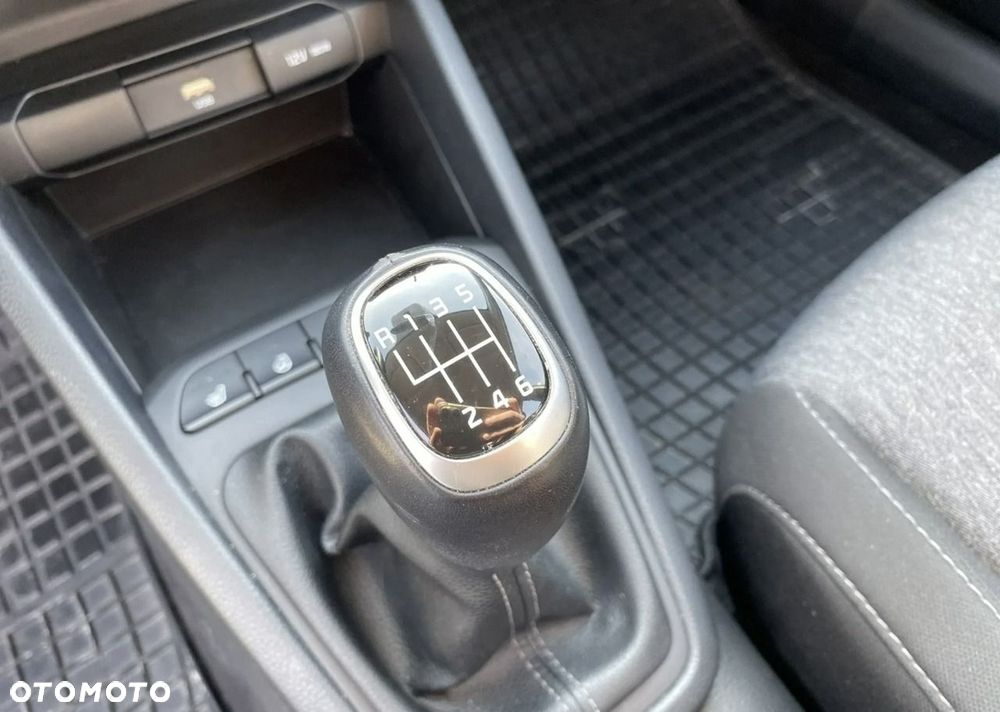 Kia Stonic - 14
