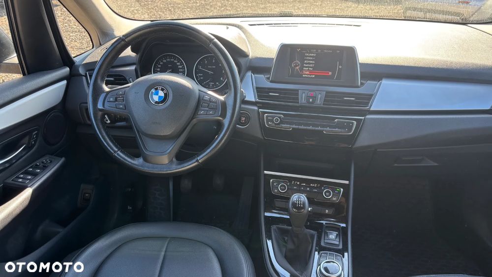 BMW Seria 2 218d - 25
