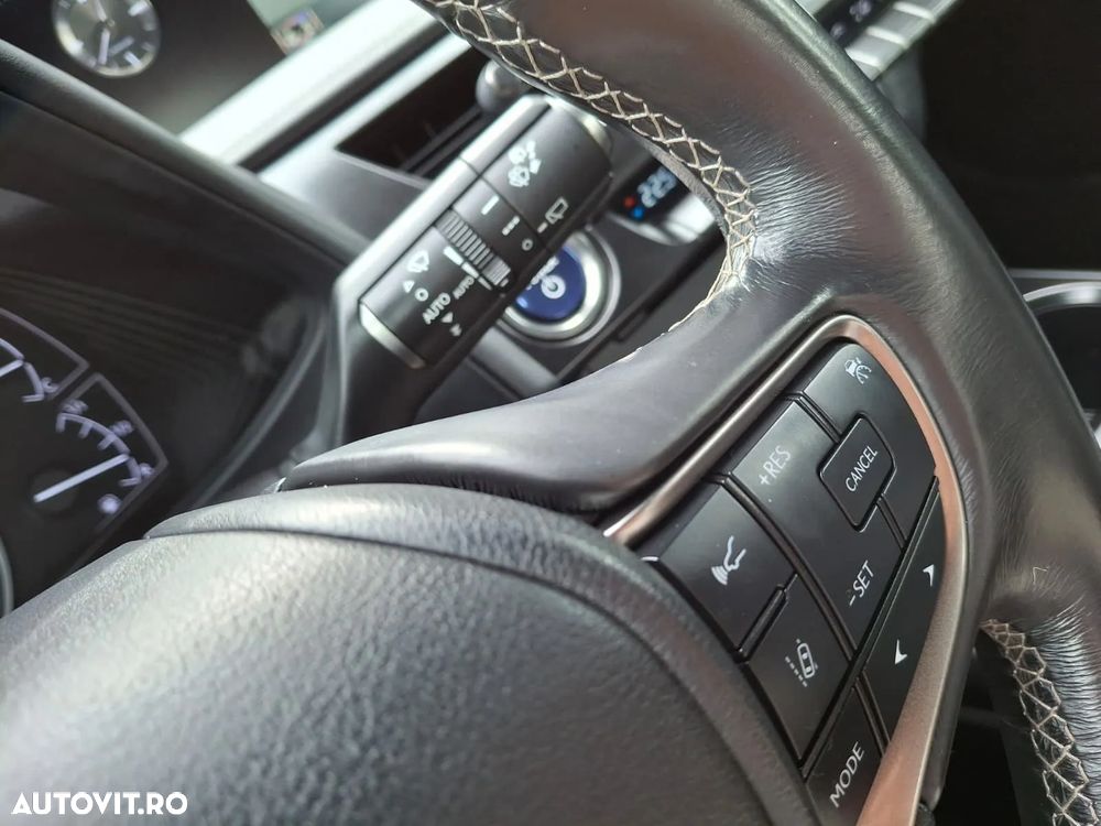 Lexus UX 250h FWD Business - 22