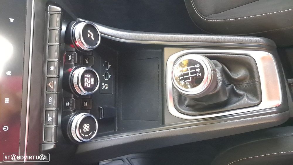 Renault Captur 1.0 TCe Equilibre Bi-Fuel - 17