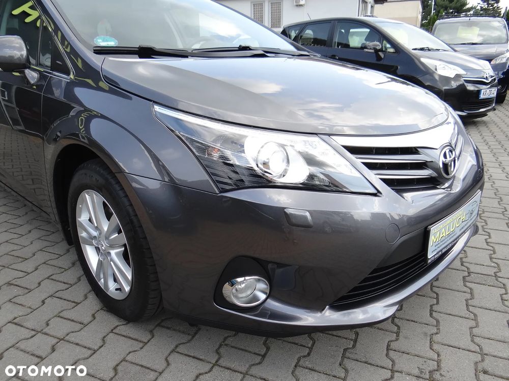 Toyota Avensis Touring Sports 1.8 Executive - 10