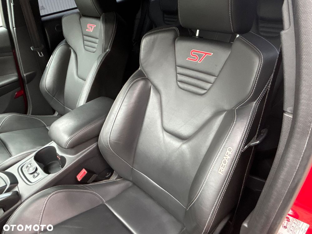 Ford Focus 2.0 EcoBoost ST mit Leder-Sport-Paket - 13