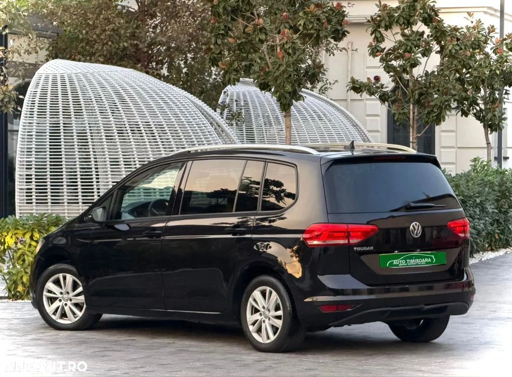 Volkswagen Touran - 4