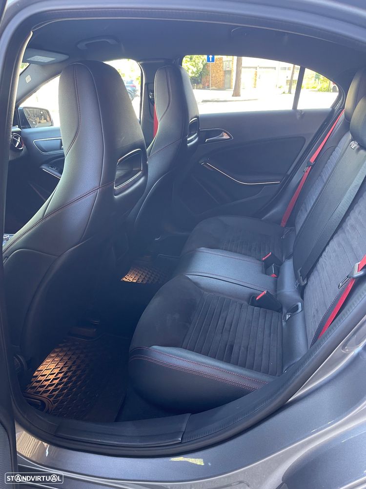 Mercedes-Benz A 45 AMG 4-Matic - 9