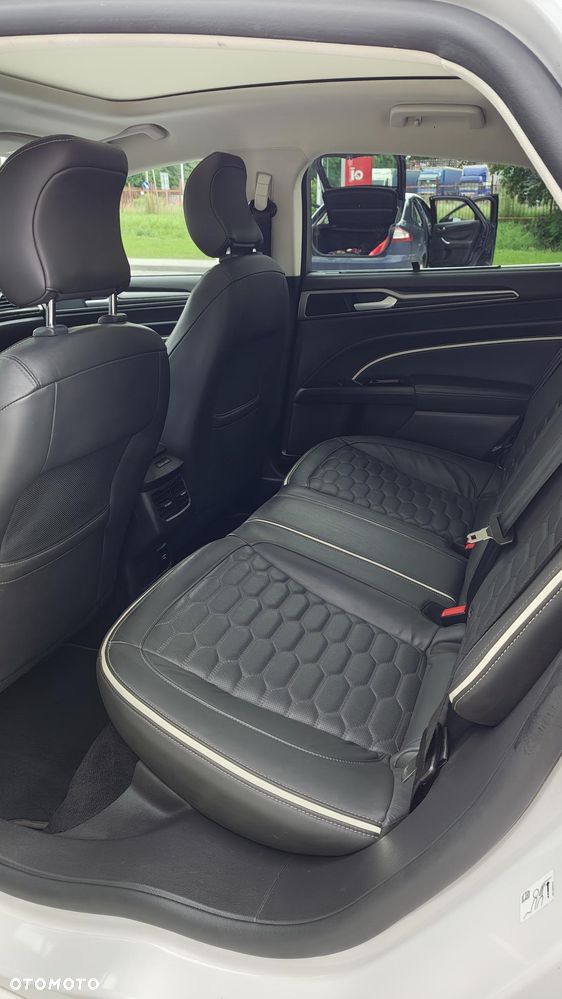Ford Mondeo - 25