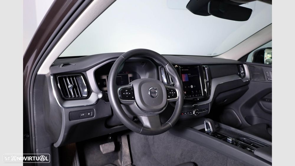 Volvo XC 60 2.0 T6 PHEV Plus Dark — fotografia 10