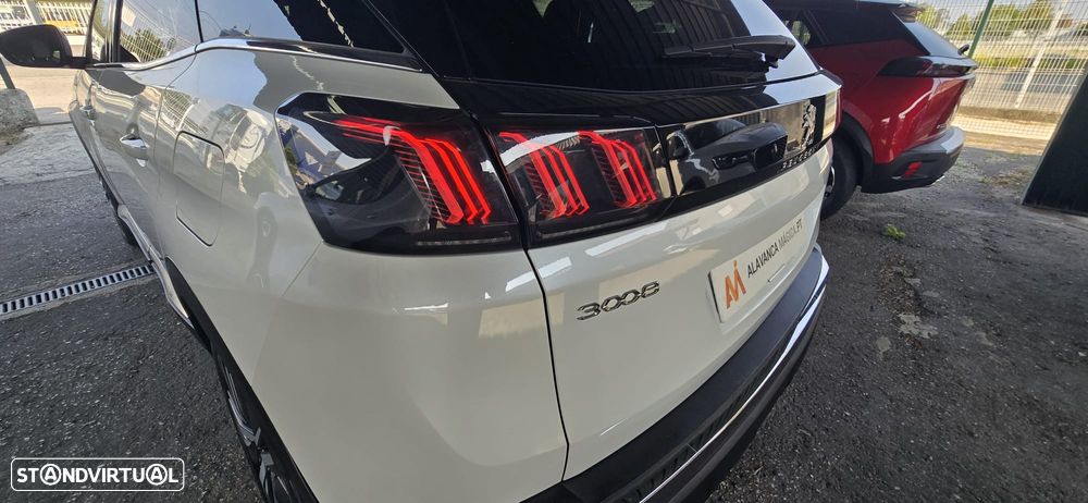 Peugeot 3008 1.6 Hybrid GT e-EAT8 - 11
