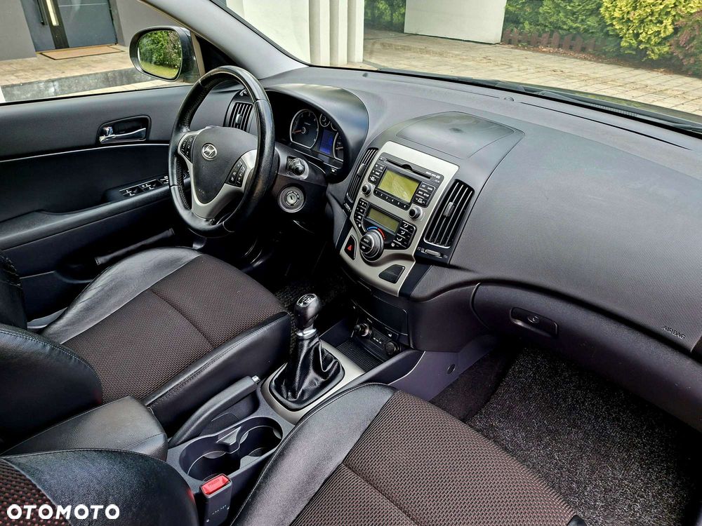 Hyundai i30 i30cw 1.6 CRDi FIFA WM Edition - 8