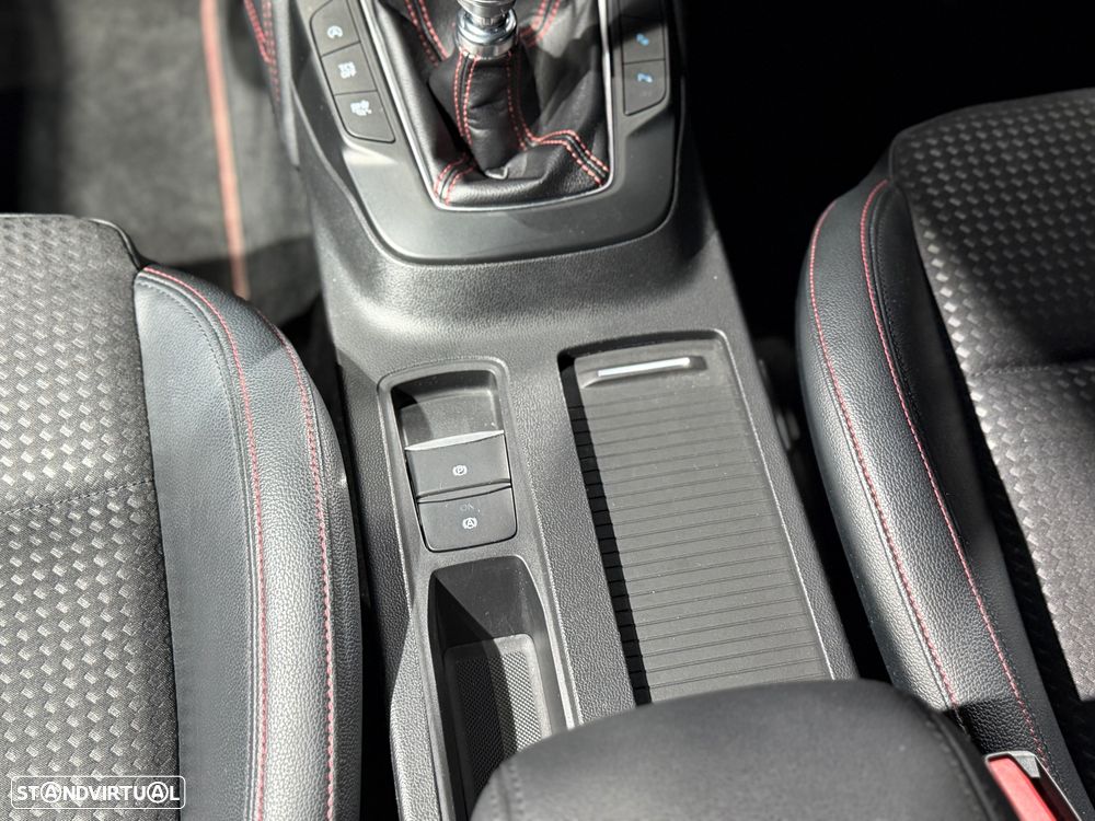 Ford Focus SW 1.0 EcoBoost ST-Line X - 44
