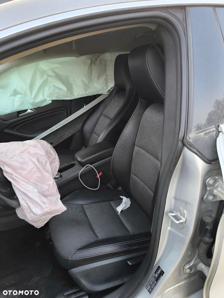 Mercedes-Benz CLA 200 d 7G-DCT Peak Edition - 6