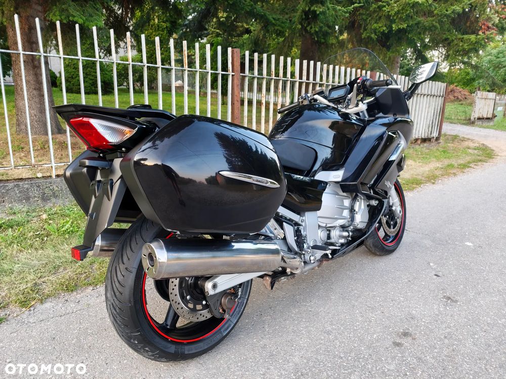 Yamaha FJR - 4