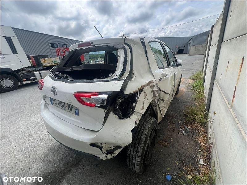 Toyota Yaris - 5