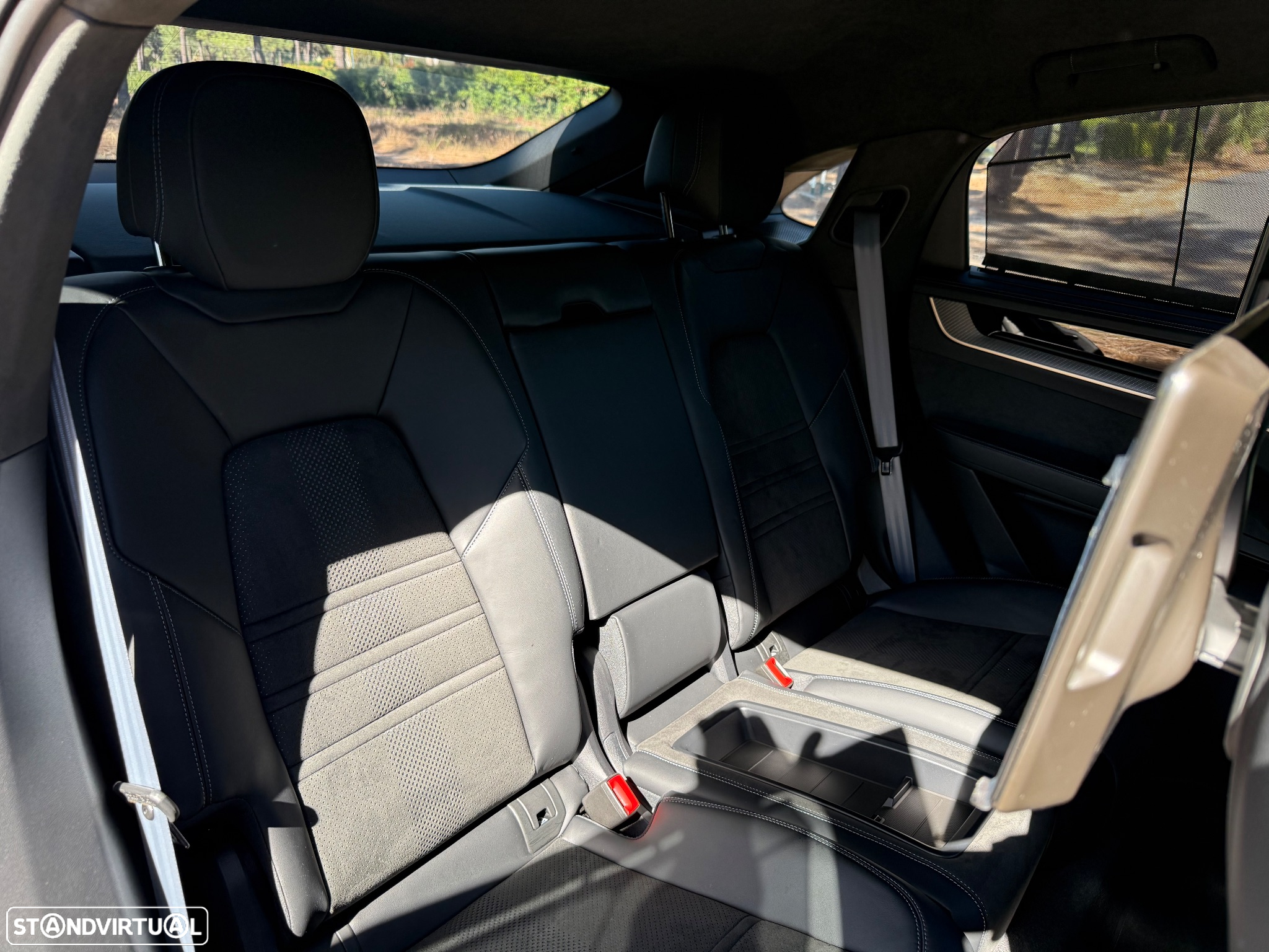 Porsche Cayenne Coupé Turbo E-Hybrid Pacote GT - 25