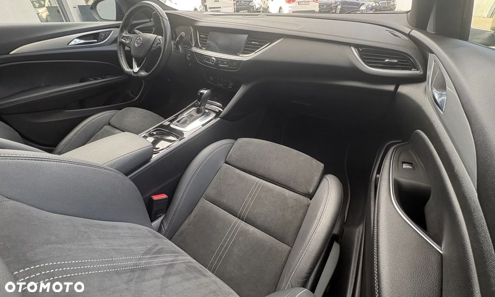Opel Insignia - 11