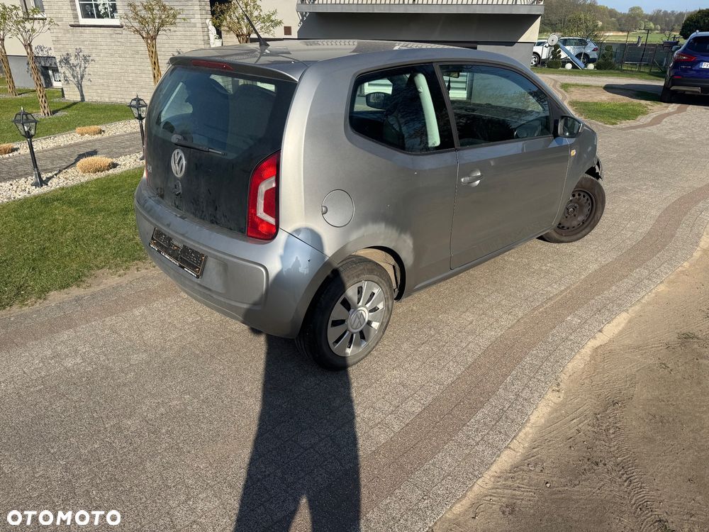 Volkswagen up! Active - 6
