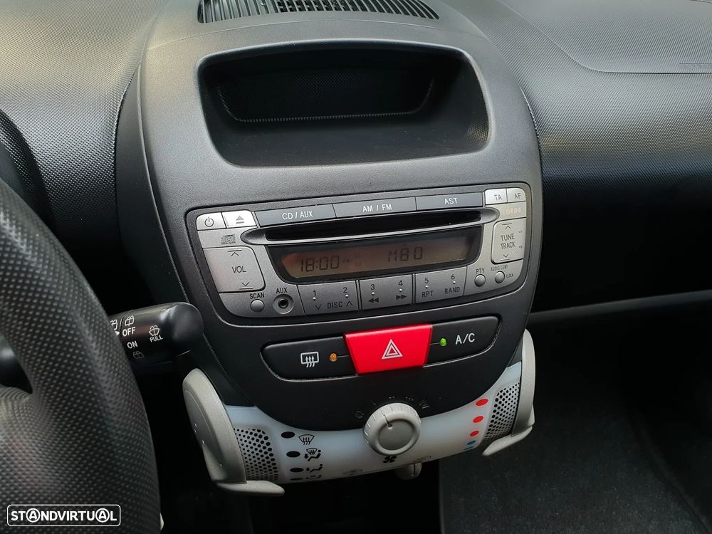 Toyota Aygo 1.0 + AC - 10