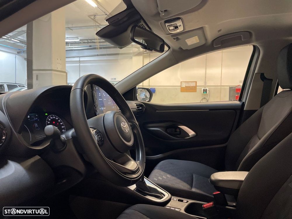 Toyota Yaris - 10