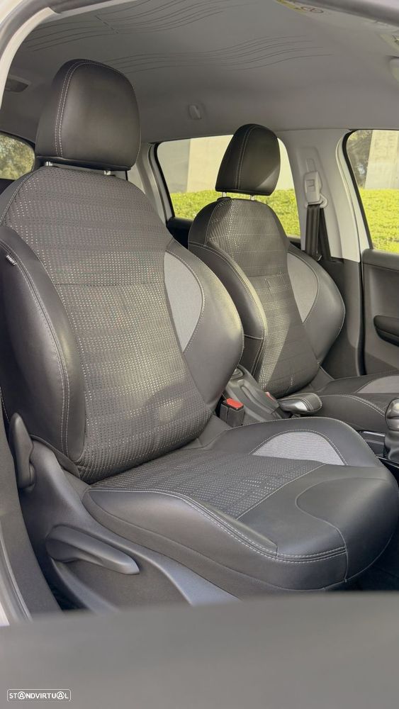 Peugeot 2008 1.2 PureTech Allure - 33