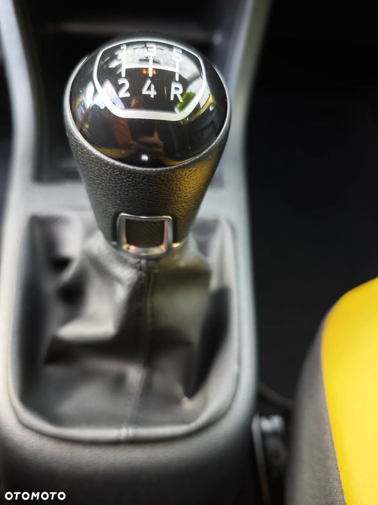 Volkswagen up! 1.0 high - 20