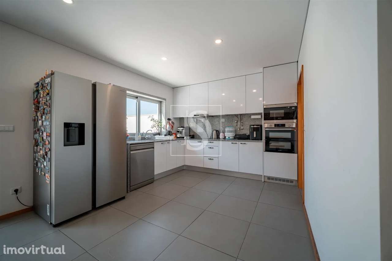 Moradia T3 em Vizela com Garagem e Terraço – Espaço e Conforto - Grande imagem: 5/28