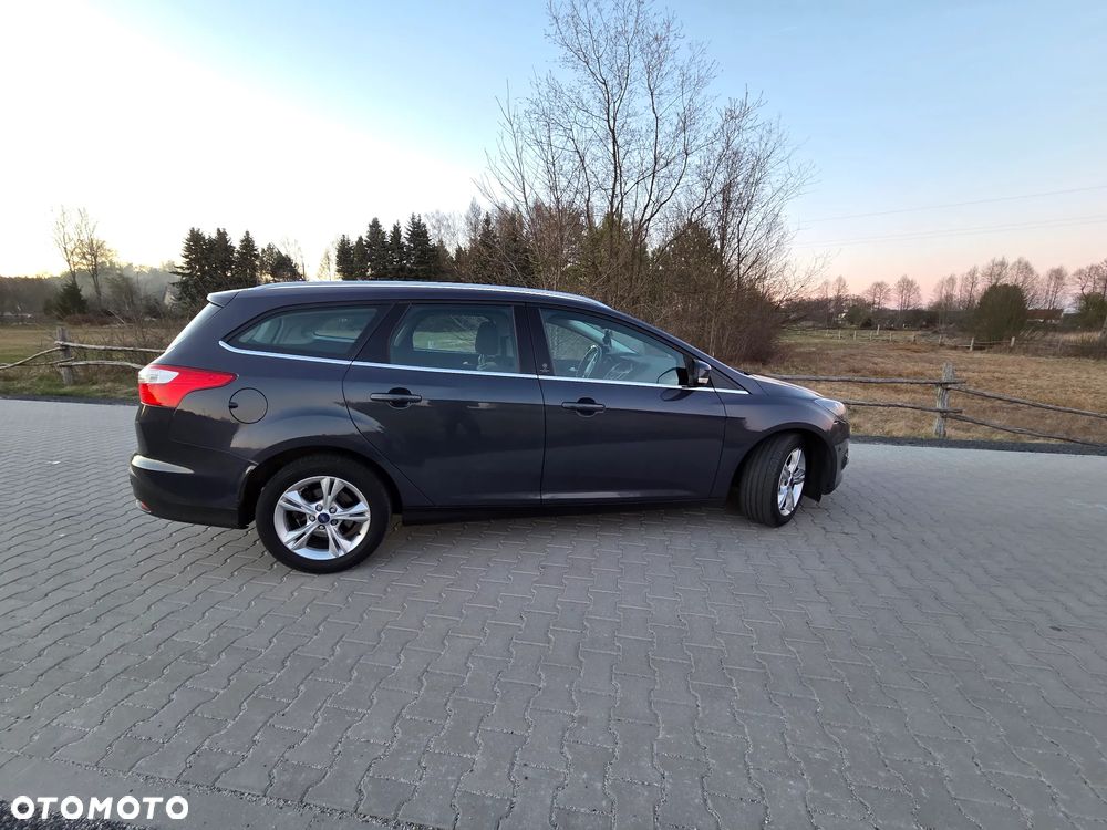 Ford Focus 1.6 TDCi DPF Champions Edition - 6