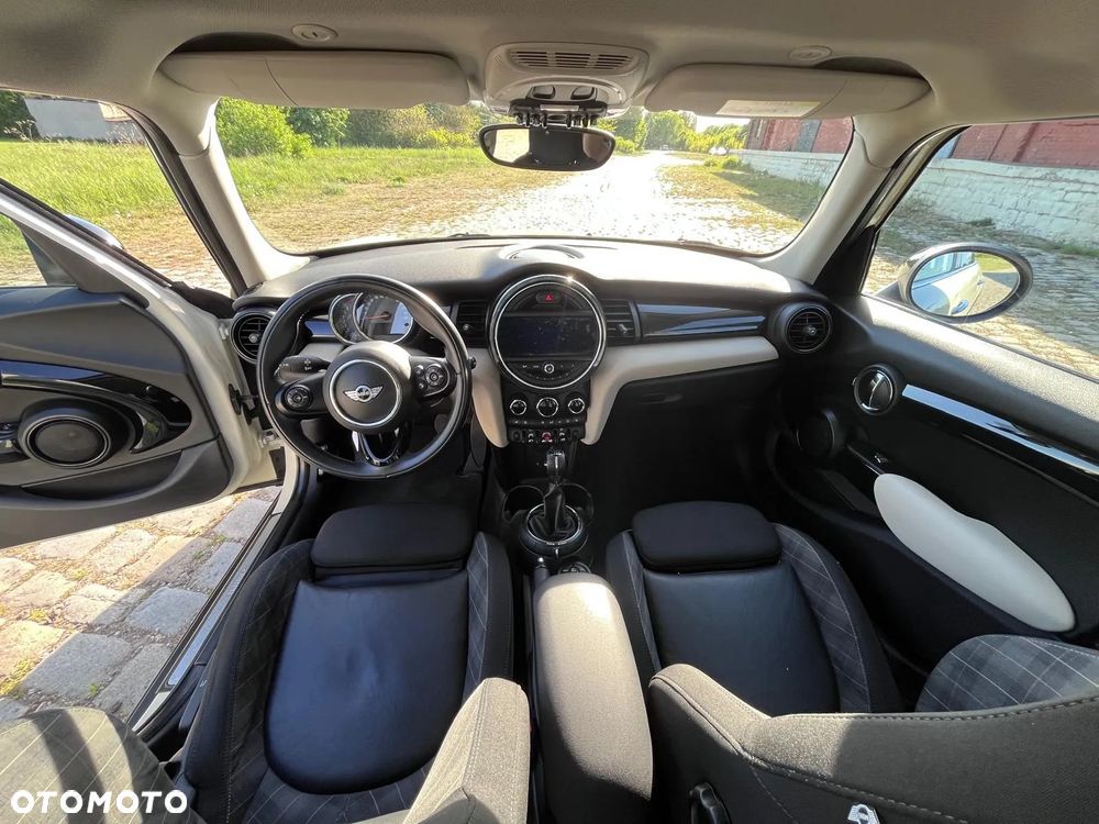 MINI Cooper Standard - 13