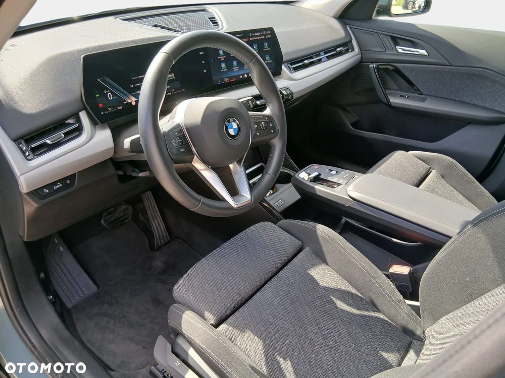 BMW X1 sDrive18i - 11