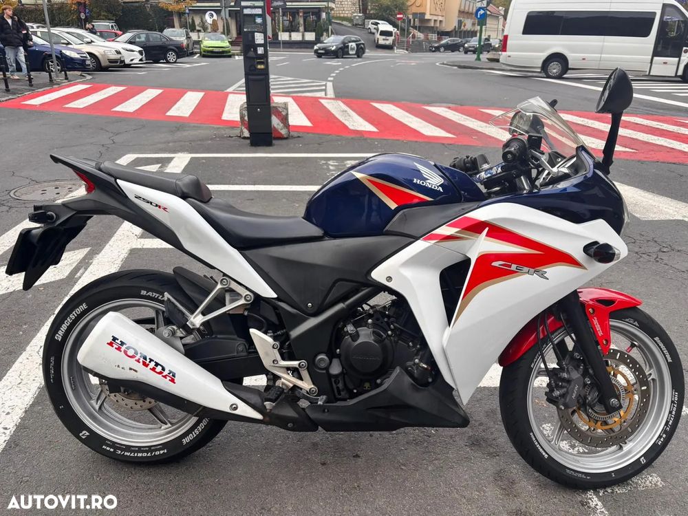 Honda CBR 250R - 4